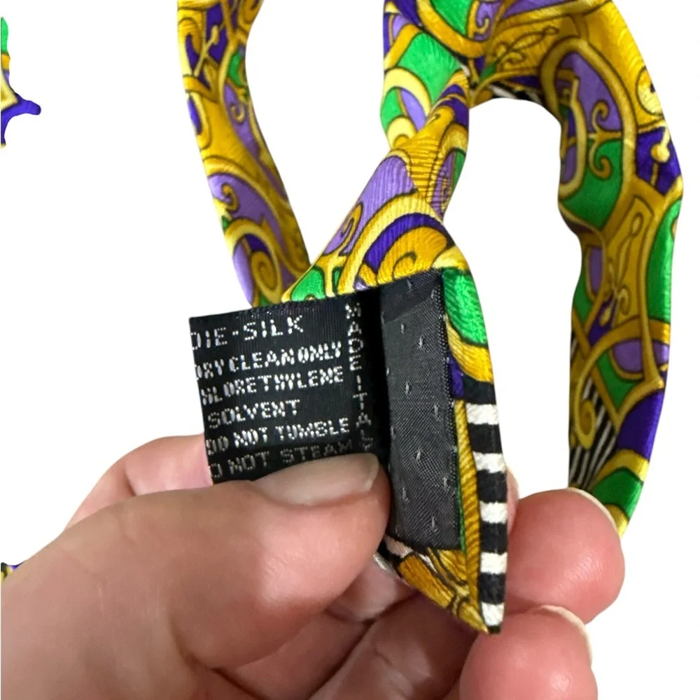 Vintage New Gianni Versace Art Nouveau Design 100%‎ Silk Tie Yellow Green Purple